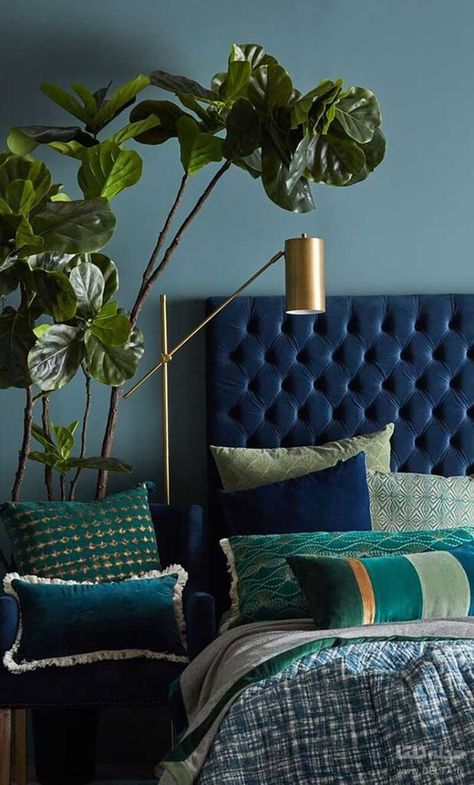 Navy Bedrooms, Navy Blue Bedrooms, Blue Headboard, Teal Bedroom, Bed Design Modern, Gold Bedroom, Bantal Sofa, Blue Rooms, Bedroom Green