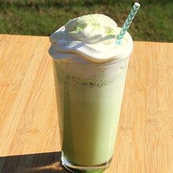 Delicious Matcha Green Tea Frappuccino(R) - Allrecipes.com Matcha Green Tea Frappuccino, Green Tea Frappuccino, Matcha Frappuccino, Matcha Green Tea Recipes, Green Tea Ice Cream, Frappuccino Recipe, Green Tea Recipes, Popular Drinks, Matcha Green Tea Powder