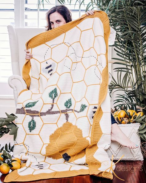 Bee Blanket, Blanket Crochet Pattern, Crochet Blanket Designs, Crochet Blanket Afghan, Crochet Bee, Manta Crochet, Crochet Patterns Free Blanket, Afghan Patterns, Blanket Crochet