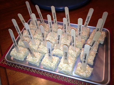 Dr Party Nurses Say Aaaaahhh Rice Krispie pops - Picture Only Doctor Retirement Party, Pharmd Graduation Party, Pharmd Graduation, Rice Krispie Pops, Medical Themed Parties, Doctor Retirement, Nurse Grad Parties, Best Party Ideas, Nursing Party