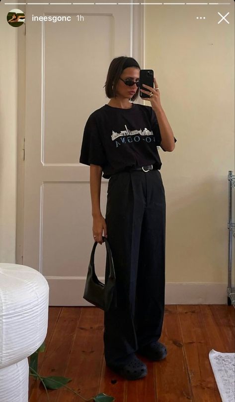 Black Trouser Outfit, Printed Tshirt Outfit, Black Tshirt Outfit, Ootd Work, Black Top Outfit, Formal Streetwear, Wardrobe Revamp, Tshirt Outfit, Trouser Outfit