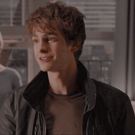 Remus Lupin Icons, Andrew Garfield Remus Lupin, Peter Parker Andrew Garfield, Andrew Garfield Spiderman, Garfield Spiderman, Bug Boy, Spectacular Spider Man, All The Young Dudes, Brooklyn Baby