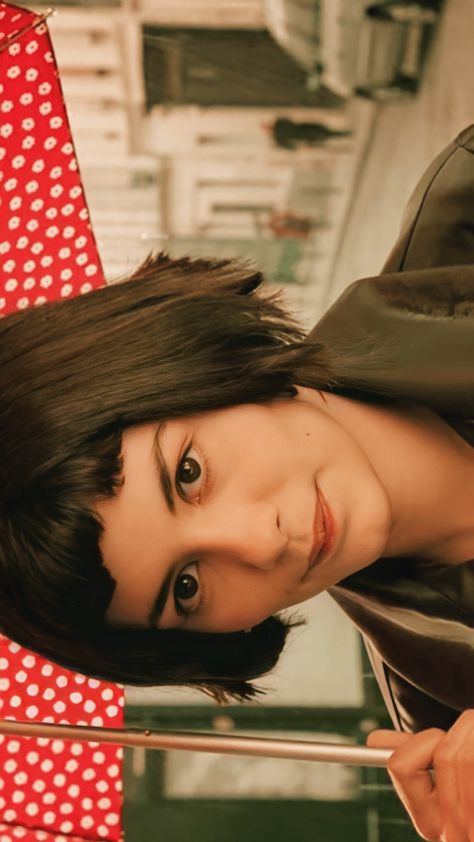 Amélie Poulain Wallpaper, Audrey Tautou, Film Games, French Magazine, Cartoon Books, Have Courage And Be Kind, French Cinema, Lockscreen Wallpaper, Movie Wallpapers