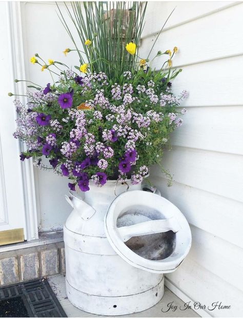 Monthly DIY Challenge: Antique Milk Can Planter | Joy in Our Home Diy Milk Can, Milk Can Planter, Painted Milk Cans, Milk Can Decor, Antique Milk Can, Mason Jar Herbs, Mason Jar Herb Garden, Old Milk Cans, Tattoo Plant