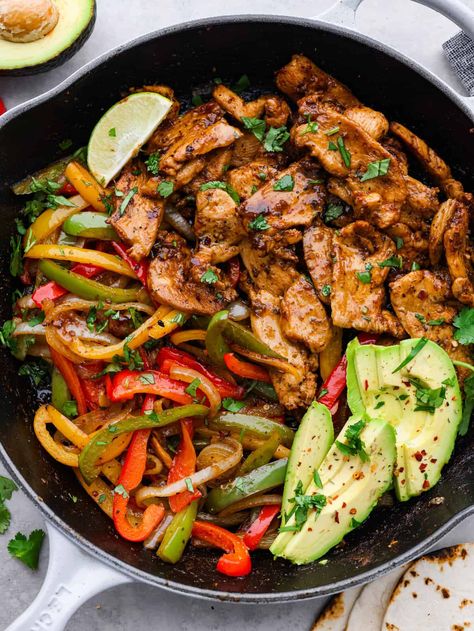 Chicken Fajitas Leftover Chicken Fajitas, Mexican Restaurant Chicken, Sizzling Chicken, Restaurant Chicken, Fajita Mix, Braised Chicken Breast, Boiled Chicken Breast, Chicken Fajita Recipe, Easy Dinner Recipes Crockpot