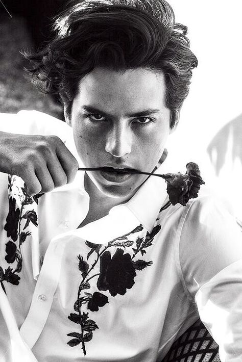 Cole Sprouse Black And White, Cole Sprouse Photoshoot, Black White Photoshoot, Black And White Photoshoot, Cole Sprouse Hot, Flower Pic, Cole Sprouse Wallpaper, White Photoshoot, Ellen Von Unwerth