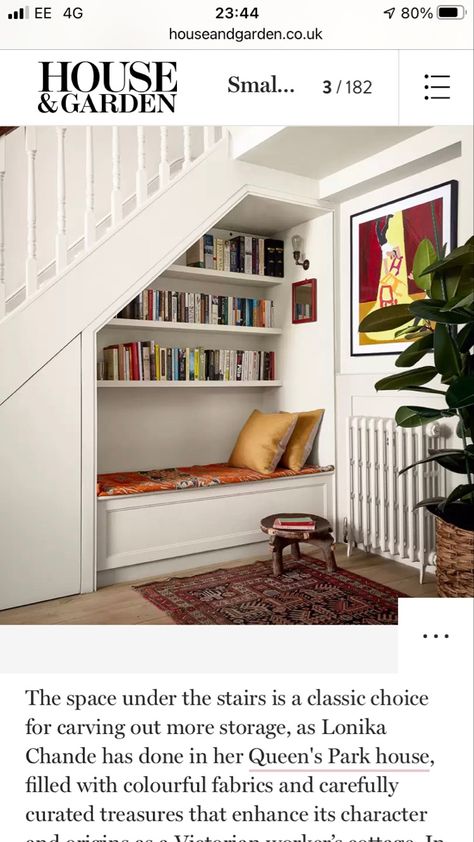 Living Room Under Stairs, Staircase In Living Room, Stairs Nook, Staircase Bookshelf, Stair Bookshelf, Under Stairs Nook, Stair Nook, Room Under Stairs, تحت الدرج