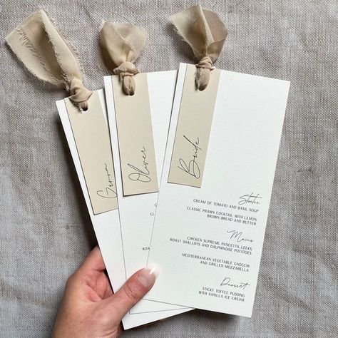 Menu Card With Name, Wedding Menu And Name Cards, Menu And Place Card Wedding, Menu Design Ideas Wedding, Wedding Menu Card Ideas, Menu Wedding Cards, Wedding Menu With Name, Name Tag Wedding, Name Card Wedding