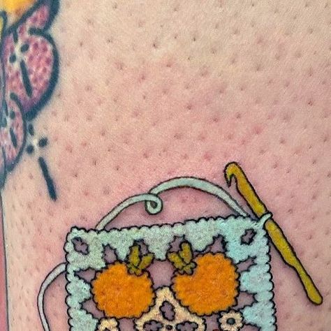 Madeline ✨ on Instagram: "Orange crochet granny square for Cali!! 🧡🧶🍊💚 always a good time 🫶🙌 . . . . . . . . . . . #tattoo #tattooideas #tattoos #tattooart #tattooflash #crochet #knit #crochetaddict #crochetersofinstagram #crochettattoo #cuteanimal #cute #cutetattoo #cuteart #sweet #cutecore #aesthetic #linework #lineworktattoo #delicate #smalltattoo #doodle #artsagram #artist #cutetatts #toronto #torontotattooartist #torontotattoo #cottagecore #craft" Granny Square Tattoo, Cutecore Aesthetic, Square Tattoo, Crochet Tattoo, Orange Crochet, Sleeve Ideas, Line Work Tattoo, Sleeves Ideas, Crochet Granny Square