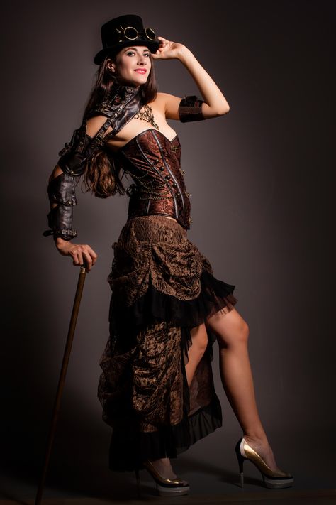 Steampunk Steampunk Outfits, Moda Steampunk, Steampunk Woman, Mode Steampunk, Steampunk Couture, Steampunk Women, Diy Kostüm, Steampunk Cosplay, Steampunk Diy