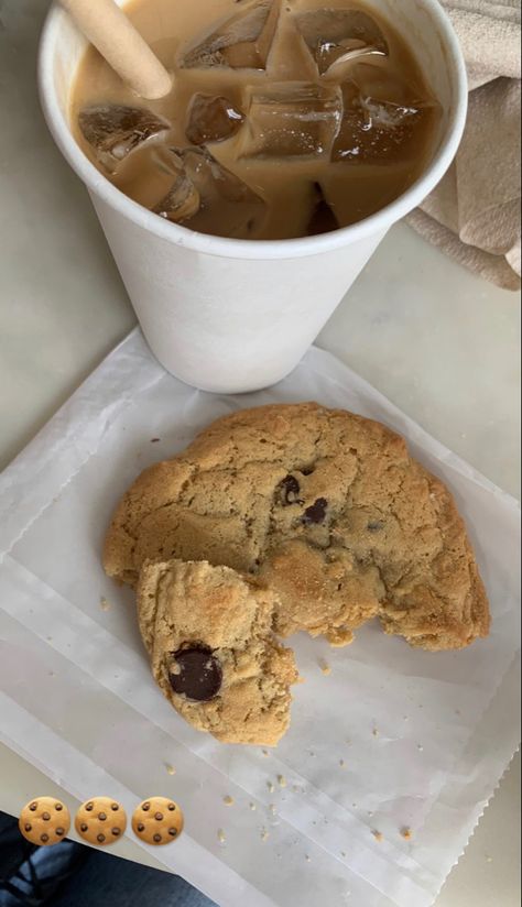 Coffee latte chocolate chip cookie bakery Fort Lauderdale florida flower shop florist shop macchiato cafe aesthetic food Typa Girl, Soft Cookies, Iced Americano, Coffee Treats, Daily Mood, Coffee Aesthetic, Iced Latte, Iced Cookies, Soft Cookie