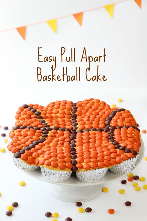 Basketball Desserts, Sports Desserts, Basketball Treats, Ball Cupcakes, Basketball Banquet, Basketball Cupcakes, Hershey Recipes, Pull Apart Cupcake Cake, Ideas Cupcakes