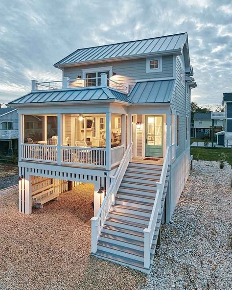 House On Pilings, Beach House Plans On Stilts, Beach House On Stilts, Concrete Cottage, Elevated Beach House, Raised Beach House, Homes On Stilts, Beach House Small, Coastal House Exterior