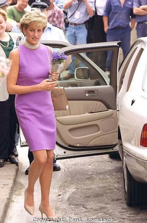 Diana in sydney Princess Diana Outfits, Diana Outfits, Outfits Formal, Prins William, Princess Diana Fashion, Prins Harry, Princess Diana Family, Princess Diana Pictures, Prinz Harry