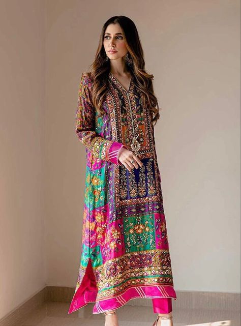 Screen Printed Shirt, Silk Style, Causal Dresses, Pakistani Fancy Dresses, Desi Fashion Casual, Pakistani Fashion Party Wear, Beautiful Pakistani Dresses, Simple Pakistani Dresses, Designer Dresses Casual