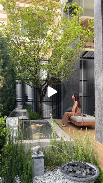 Pocket Garden, Screen Wall, Service Area, Japan Garden, Waterfall Wall, Instagram Add, Waterfall Features, Front Garden, House Inspo