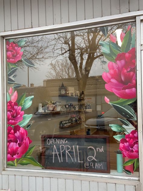 Showcase Painting Ideas, Summer Window Display Store Fronts, Shop Window Design Ideas, Flower Shop Window Displays, Spring Window Decorations, Window Display Design Creative, Window Vinyl Design, Floral Window Display, Flower Window Display