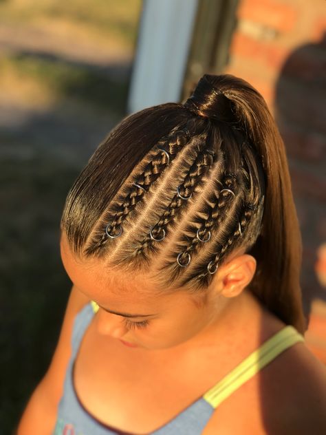 Peinados con trenzas Sleek Look Hairstyles, Trenzas Aesthetic, Mma Hairstyles, Hair Braid Patterns, Game Day Hair, Rave Hair, Easy Hairstyles For Thick Hair, Sport Hair, Sporty Hairstyles