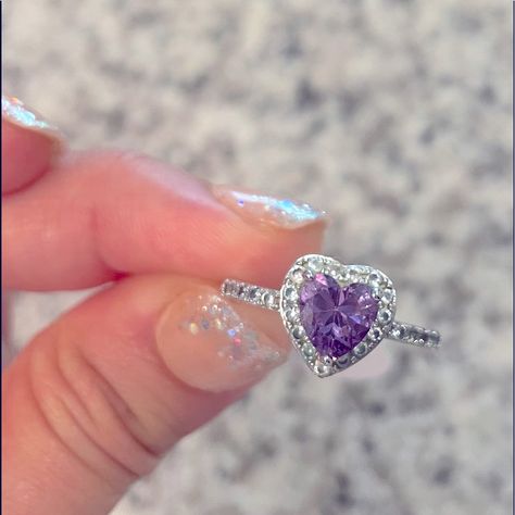 Beautiful Fragrant Jewels Purple Heart Ring. Sparkles In The Light! Size 9 New With Tags Purple Heart Diamond Ring, Purple Diamond Promise Ring, Purple Ring Aesthetic, Purple Rings Engagement, Cute Rings Aesthetic, Wedding Ring Purple, Purple Wedding Ring, Purple Engagement Ring, Purple Heart Ring