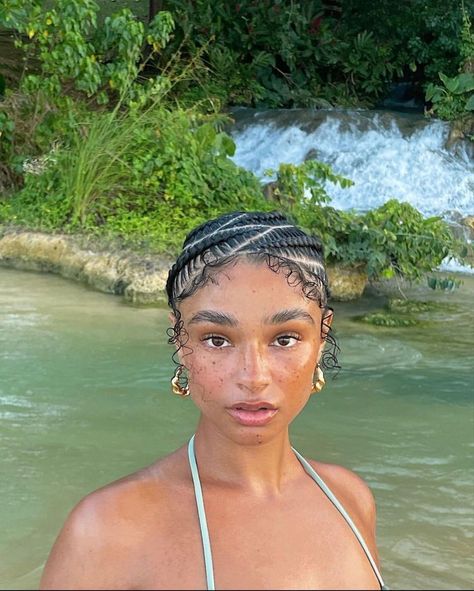 Corn Row Natural Hairstyle, Cornrow Vacation Styles, Braided Hairstyle Natural Hair, Fulani Braids Short, Trending Cornrow Hairstyles 2024, Braids Summer 2024, Fulani Braids Natural Hair, Summer Braids For Black Women 2024, Early 2000s Cornrows