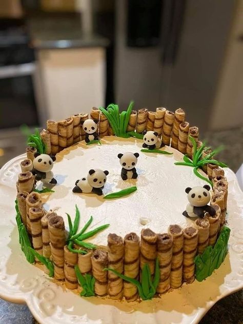 Cake lovers / Cake decorate Easy Animal Cake, Animal Cake Designs, Pretty Cake Ideas, Panda Cake, Homemade Valentines Day Cards, Pretty Cake, Homemade Alfredo Sauce, Animal Cake, Cinnamon Rolls Homemade