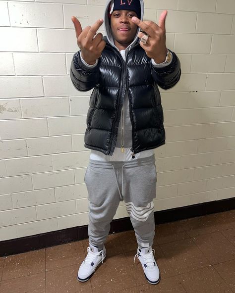 𝐒𝐇𝐀 𝐄𝐊 Sha Ek Drill Rapper, Sha Ek, Drill Pfp, King Pic, Nyc Fits, Drip Outfit Men, Mens Puffer Jacket, New York Pictures, Swag Outfits Men