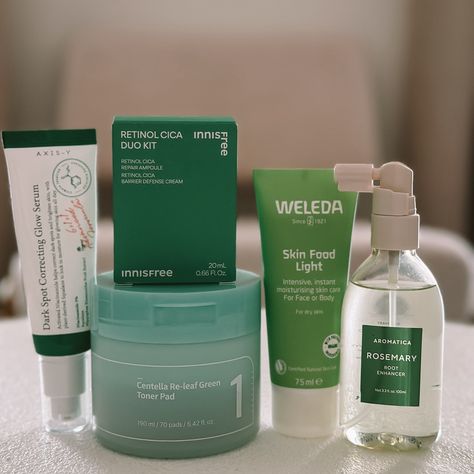 Colour theme: Green 🍏 Pick your favourite 💚 Products featured: - @axisy_official Dark Spot correcting serum - @innisfreeaustralia Retinol Cica Duo kit - @numbuzin_global Centella toner pads - @weledaaustralia Skin Food Light cream - @aromatica.global Root Enhancer #axisy #numbuzin #weledaskinfood #aromatica #innisfree Retinol Cica, Centella Toner, Toner Pads, Theme Green, Weleda Skin Food, Dark Spots On Skin, Colour Theme, Skin Food, Light Cream