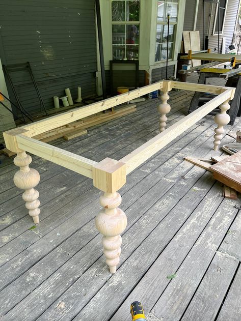 Turned leg dining table