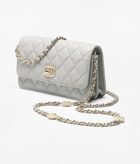 Chanel Clutch, Gray Fashion, Fashion Chanel, Chanel Official, Chanel Official Website, Luxury Purses, Wallet Pouch, Chanel Bags, Bags Designer Fashion