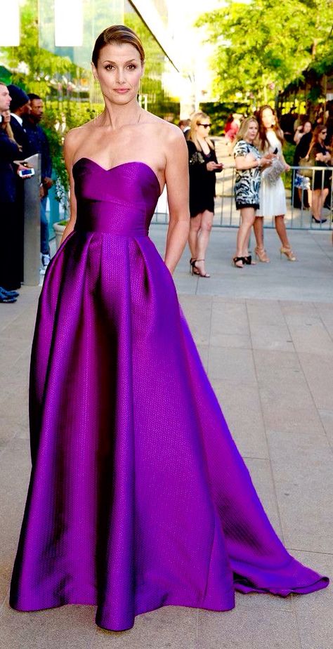 Bridget Moynahan Purple Evening Gown, Bridget Moynahan, Cfda Fashion Awards, Purple Gowns, Violet Dresses, Fashion Awards, Gala Dresses, Gorgeous Gowns, Purple Fashion