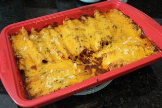 Tex Mex Enchiladas, Chili Cheese Enchiladas, Dinner Reciepes, Easy Cheese Enchiladas, Wolf Brand Chili, House Of Yumm, Chili Enchiladas, Recipes With Enchilada Sauce, Easy Enchiladas