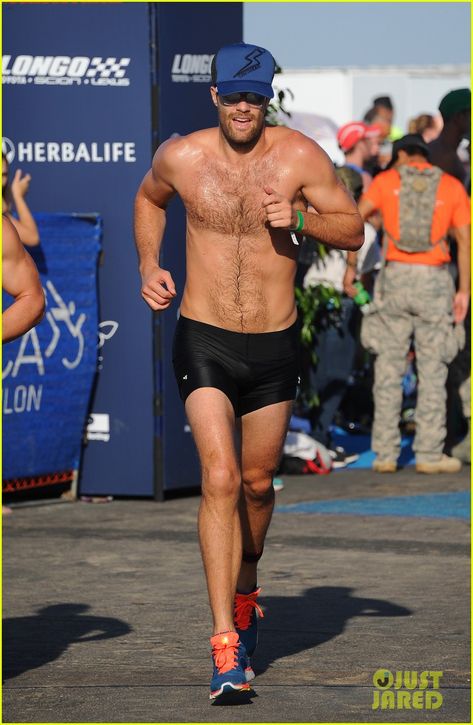 Geoff Stults Goes Shirtless at Nautica Triathlon! Geoff Stults, Colin Egglesfield, Zuma Beach, Lycra Men, Male Celebs, 7th Heaven, Male Actors, It's Raining, Stilts