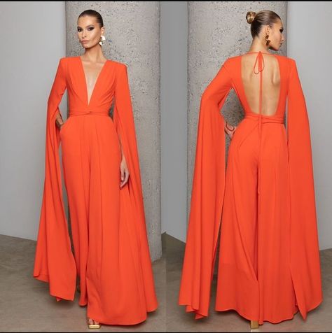 Michael Costello Gowns, Split Prom Dresses, Best Fashion Designers, Michael Costello, Im So Excited, Fashion Gowns, High Fashion Outfits, Cocktail Gowns, Korean Fashion Dress