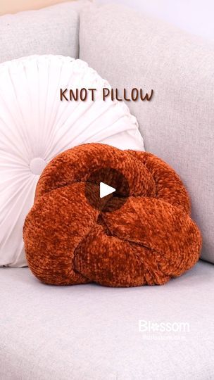 311K views · 1K reactions | Turn cozy into chic! 🧶✨ This DIY knot pillow adds the perfect touch of style and comfort to any space. | Blossom | Blossom · Original audio Diy Knot Pillow, Knot Pillow, Backyard Games, Fancy Folds, Knot, Home Diy, Sweet Home, Blossom, Audio