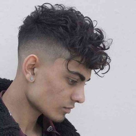 Curly Undercut: 30 Modern Curly Haircuts for Men - Men's Hairstyle Tips Undercut Curly Hair, Fade Haircut Curly Hair, Fade Haircut Styles, Men's Curly Hairstyles, Curly Hair Fade, Curly Undercut, Men Haircut Curly Hair, Wavy Hair Men, Men Haircut Styles