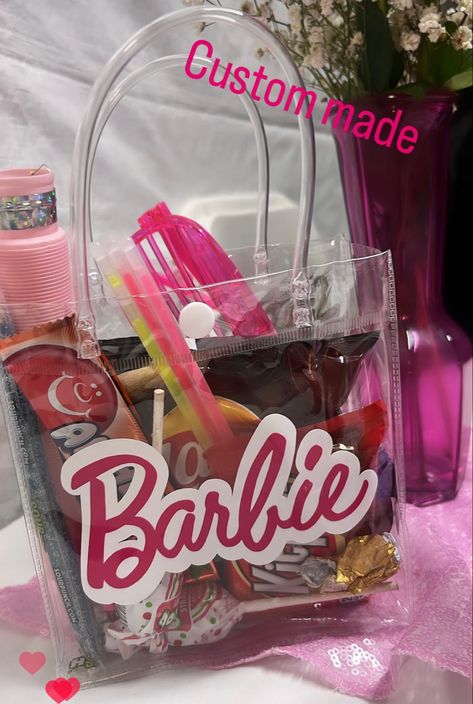 Barbie Treat Bags, Barbie Party Bags Ideas, Barbie Goodie Bags, Barbie Goodie Bag Ideas, Barbie Party Bags, Barbie Candy Bags, Barbie Gift Bags, Barbie Themed Birthday Party Decor, Barbie Party Favors