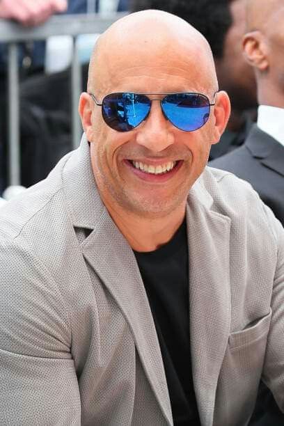 Vin Diesel Pictures, Vin Diesel Aesthetic, Dom Toretto Family, Vin Diesel Wallpaper, Diesel Wallpaper, Diesel Aesthetic, Vin Diesel Shirtless, Mark Sinclair, Theatre Actors