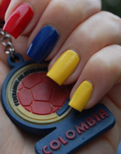 Colombian nails Colombian Nail Designs, Colombian Nails Designs, Colombia Nails Design, Colombian Nails, Colombia Nails, Flag Nails, Chrome Nails Designs, Beautiful Eye Makeup, Dip Powder Nails