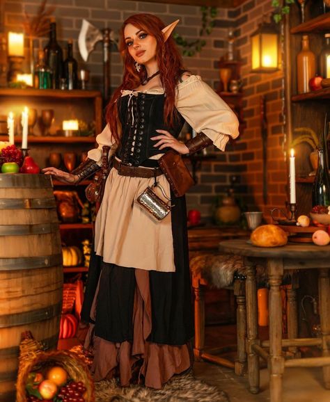 Hobbit Costume, Ren Faire Outfits, Ren Faire Costume, Medieval Festival, Fair Outfits, Medieval Woman, Female Elf, Photo Sets, Elf Clothes