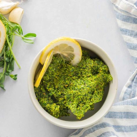 Pea Shoot Pesto (Ready in 15 Minutes!) - Urban Farmie Beltane Recipes, Roasted Oyster Mushrooms, Pea Tendrils, Honey Glazed Roasted Carrots, Baked Feta Recipe, Microgreens Recipe, Poblano Sauce, Pea Shoots, Pea Pesto