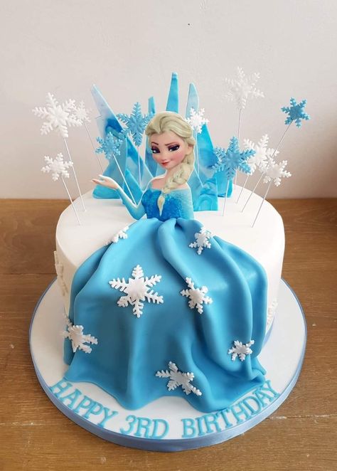 Elsa Theme Cake Design, Elsa Pasta, Elsa Ice Castle Cake, Elza E Anna Cake, Elsa Doll Cake Buttercream, Rainbow Birthday Cake, 1st Birthday Gifts, Frozen Cake, Balloon Decorations Party