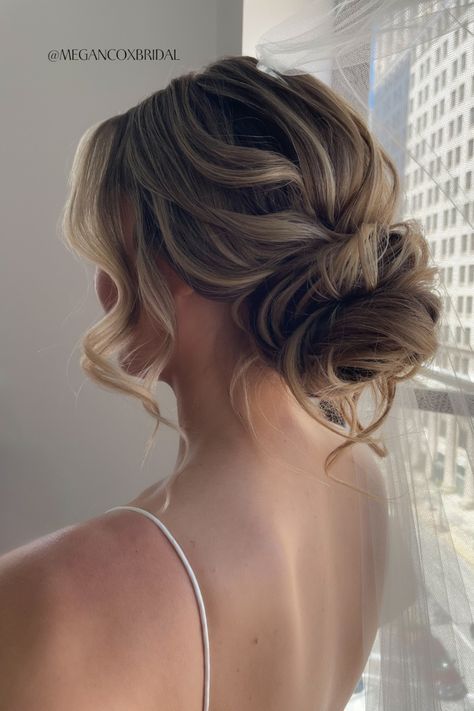 Hair Ideas Wedding Bridesmaid, Lace Dress Hairstyle Ideas, Wedding Hair Easy Updo, Loose Bun Updo Wedding, Low Wedding Bun Messy, Bun Upstyle Wedding, Bridal Updo Messy Bun, Bridal Up Hairstyles, Hair Up Do For Prom