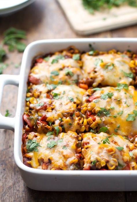 Casserole Enchilada, Healthy Mexican Casserole, Vegetarian Casserole Recipes, Vegetarian Casserole, Frijoles Refritos, Vegetarian Gluten Free, Mexican Casserole, Healthy Mexican, Roasted Corn