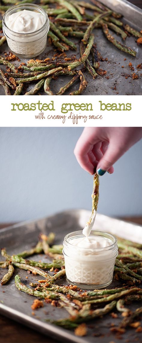 These oven roasted green beans are coated in Parmesan cheese and then dipped in a flavorful, creamy sauce! Healthy Buffet, Grean Beans, Oven Roasted Green Beans, Creamy Dipping Sauce, Buns In My Oven, Cheese Table, Cooking Green Beans, Roasted Green Beans, Green Bean