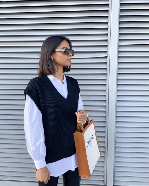 Oversize Button-Down Knit Vest Outfit, Looks Pinterest, School Looks, Trik Fotografi, Vest Outfits, Mode Inspo, 가을 패션, Fashion 2020, Looks Style