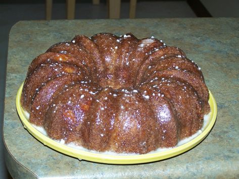 pearcake Walnut Recipes Dessert, Apple Walnut Cake Recipe, Walnut Pound Cake, Apple Walnut Cake, Walnut Dessert, Cranberry Coffee Cake, Nut Dessert, Macintosh Apple, Apple Walnut