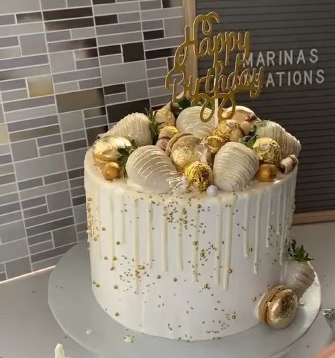 50th Birthday Cake For Men Turning 50, Two Layer Cake Designs, Cream And Gold Cake, Birthday Cake Gold And White, White And Gold Cakes, Birthday Cake White And Gold, Gold And White Birthday Cake, Torte Gold, White And Gold Birthday Cake