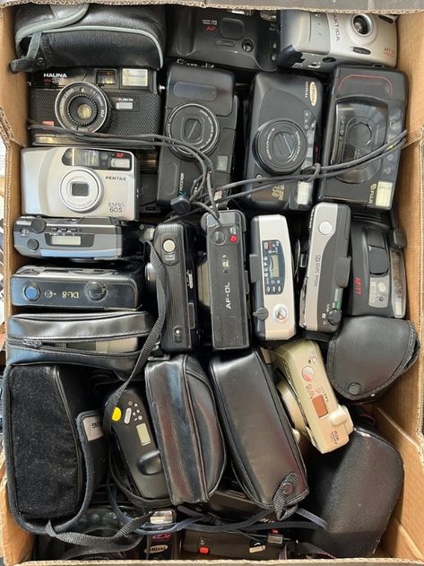 One of our popular mystery box: 45 analog cameras and accessories to surprise you! https://www.catawiki.com/en/l/76258223-45-analog-cameras-and-accessories-other #cameramysterybox #SLR #camera #photography #buyfilmnotpixels #analogue #collectingcameras #filmphotography #135film #vintage #shootfilm #filmcamera Analogue Camera, Shoot Film, Cameras And Accessories, 2024 Vision, Slr Camera, Digital Cameras, Mystery Box, Film Camera, Camera Photography