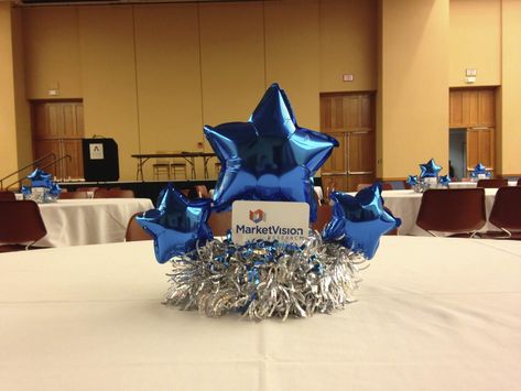 Promotion Centerpiece Ideas, Star Balloon Centerpieces, Small Balloon Centerpieces, Centerpieces Balloons, Corporate Event Centerpieces, Balloon Inspiration, Night To Shine, Centerpiece Inspiration, Balloon Centerpiece