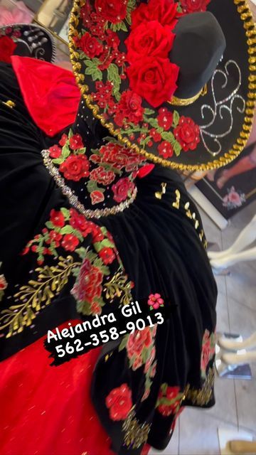 @alejandra_gil_designer_ on Instagram: "!!! Trabajamos por citas para un mejor servicio!!! Seguimos trabajando en sus pedidos muchas gracias por sus compras 🛍 este diseño yeba por nombre Mayra está ocasión se trabajo en terciopelo y el color negro y rojo les recuerdo todos nuestros diseños son echos en tienda atu gusto tu desides como te reslizaremos tu diseño nuestra locación Los Ángeles en la ciudad de South Gate California contamos con envíos a todo Estados Unidos (562)-358-9013 (310)-345-91 Quinceanera Dresses With Sombrero, Charro Dresses Quinceanera, Red And Black Quinceanera, Quince Charro Dresses, Quince Damas Dresses, Charo Quinceanera Dresses, Mariachi Quinceanera Dress, South Gate California, Red Quinceanera Ideas